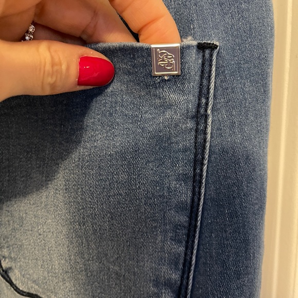 Skinny jeans with rips by Bebe - Picture 2 of 6